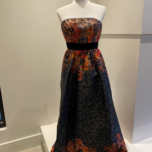 Autumn evening Gown - Picture 6 of 6